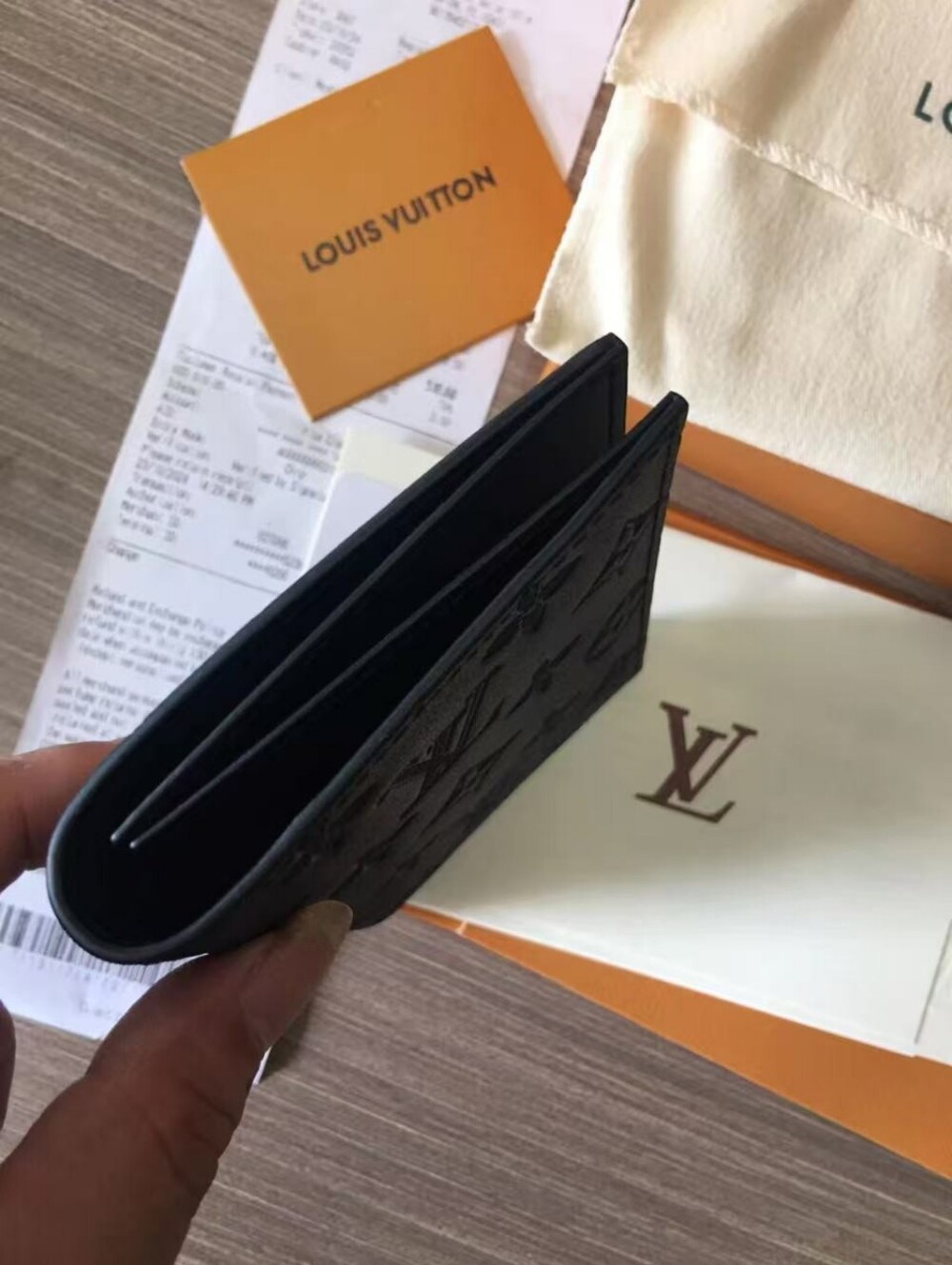 Louis Vuitton Passport Cover - Picture 6 of 10